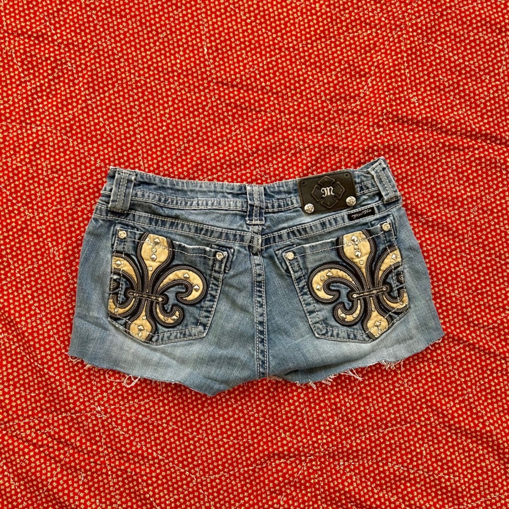 Miss Me vintage low rise Jean Shorts 32 Blue Denim Fleur De Lis Studded Cut Off